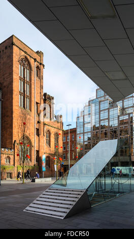 John Rylands library, Lincoln House et l'entrée de l'Australasie Restaurant, Spinningfields, Deansgate, Manchester, UK Banque D'Images