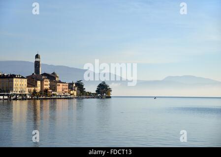 Salo, Le Lac de Garde, Province de Brescia, Lombardie, Italie Banque D'Images