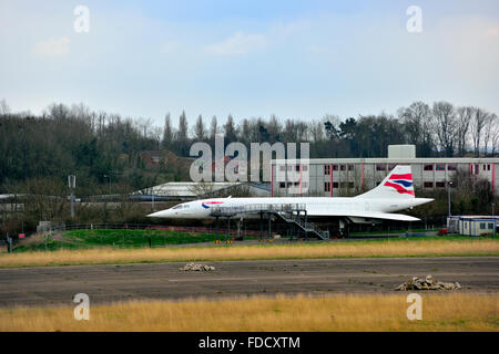 Avion Concorde a pris sa retraite le sol de la piste de l'aéroport de Bristol Filton Banque D'Images