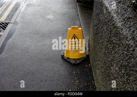 Attention - Risque de déclenchement, des flexibles hydrauliques Banque D'Images