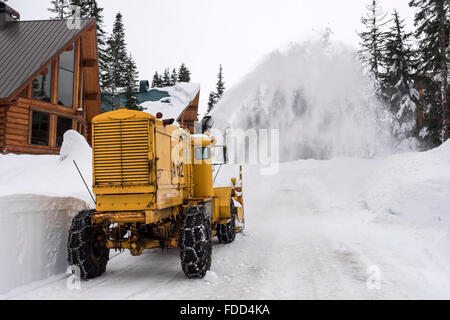 Snow Removal Machine route de montagne de compensation par cabines Banque D'Images