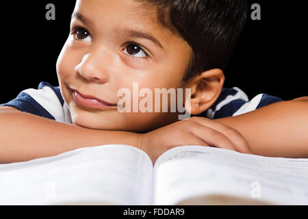 1 Indian Kid Boy Student rêver Banque D'Images