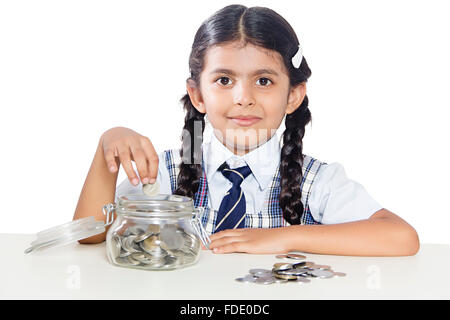 1 personne seules girl kid argent tirelire roupies élève de l'école d'économie Banque D'Images