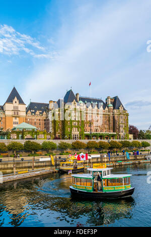 L'hôtel Empress et du port intérieur, les traversiers de passagers , Victoria, British Columbia, Canada Banque D'Images