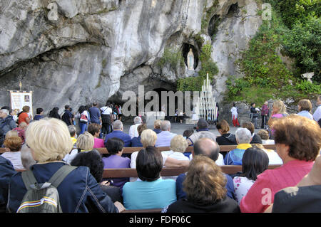 Sanctuaire de Notre-Dame de Lourdes, Hautes-Pyrénées, France Banque D'Images