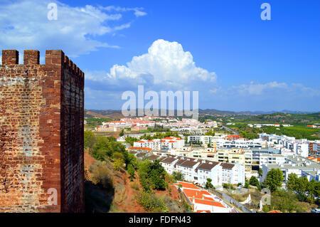 Silves vue depuis le château historique dans l'Algarve, Portugal Banque D'Images