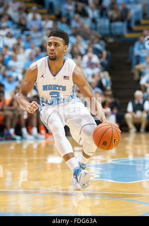 30 décembre 2015 - Chapel Hill, Caroline du Nord ; U.S. - Carolina Tarheels (2) JOEL BERRY II comme l'Université de Caroline du Nord à l'encontre de l'Tarheels Clemson Tigers avec un score final de 80-69 comme ils ont joué en ncaa à l'mens Dean Smith Center situé à Chapel Hill. Copyright 2015 Jason Moore. (Crédit Image : © Jason Moore via Zuma sur le fil) Banque D'Images