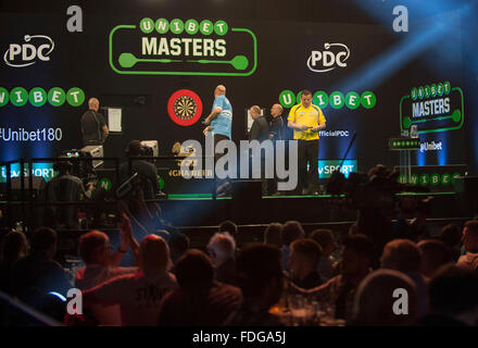 ArenaMK, Milton Keynes, UK. Jan 31, 2016. Unibet Masters Championnat de fléchettes. Vue générale de la scène pendant le match entre David Chisnall [ENG] et Vincent van der Voort [NED]. Credit : Action Plus Sport/Alamy Live News Banque D'Images