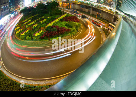 Rond-point au centre-ville de la circulation de Hong Kong Banque D'Images