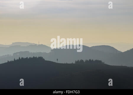 Vue aérienne, collines du nord ouest, Olsberg Sauerland Olsberg, les éoliennes, l'énergie éolienne, Sauerland, Banque D'Images