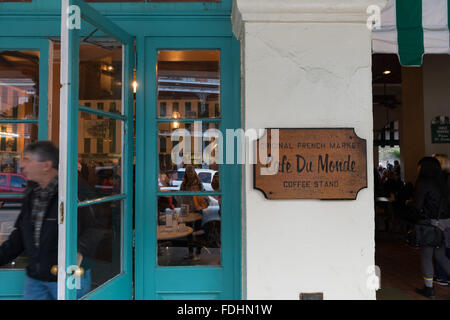 Cafe du monde dans le quartier français, la Nouvelle Orléans Banque D'Images