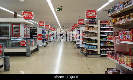 À l'intérieur d'un supermarché Sainsburys store à Londres, Royaume-Uni Banque D'Images