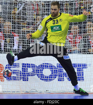 Gardien de l'Allemagne Andreas Wolff en action au cours de l'EHF 2016 finale du championnat de france de handball masculin entre l'Allemagne et l'Espagne à l'Arène Tauron à Cracovie, Pologne, 31 janvier 2016. L'Allemagne a battu l'Espagne par 24-17. Photo : Jens Wolf/dpa Banque D'Images