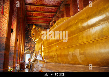 Phra Buddha Saiyas, le Bouddha couché. Temple de Wat Pho à Bangkok, Thaïlande. Banque D'Images