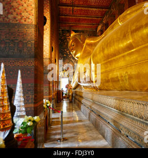 Phra Buddha Saiyas, le Bouddha couché. Temple de Wat Pho à Bangkok, Thaïlande. Banque D'Images