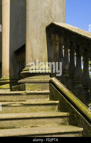 Détail architectural de la chapelle palladienne, commencé en 1760 à la conception de James Paine, à The Green Lawns, Newcastle upon Tyne. George Bowes a hérité de la succession en 1722 et les motifs paysagers autour de Gibside Hall. Banque D'Images