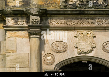 Fermer la vue de détails architecturaux sur la façade de l'hôtel de Gibside, Newcastle upon Tyne. La maison a été construite entre 1603 et 1620, avec des modifications à la fois dans les 18e et 19e siècles. Banque D'Images