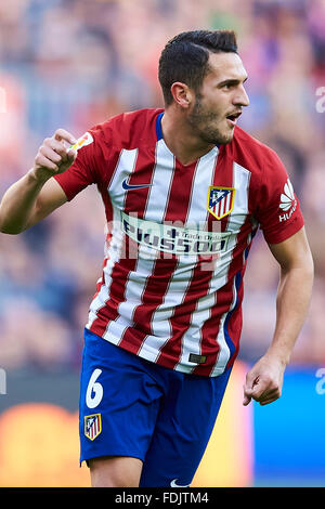 Koke (Atletico de Madrid) célèbre après avoir marqué, au cours de la Liga match de football entre le FC Barcelone et l'Atlético de Madrid, au Camp Nou à Barcelone, Espagne, samedi, 30 janvier 2016. © AFP PHOTO alliance/Alamy Live News Banque D'Images