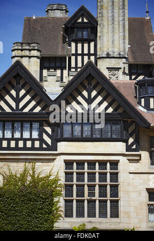 Détail de la façade sud de Cragside, Northumberland, de la maison de l'industriel William Armstrong. La maison originale a été construite en 1863 mais d'autres extensions, y compris ceux de Richard Norman Shaw de 1869, créé la maison comme il est vu toda Banque D'Images