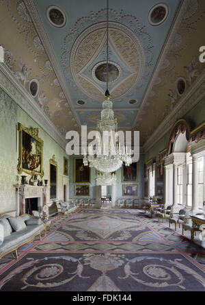 Le carré, ou Grand Salon, à Saltram, Devon. La chambre, y compris le plafond de plâtre et de tapis d'Axminster, a été conçu par Robert Adam en 1768. Banque D'Images