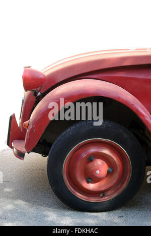 Vieille voiture de collection Citroën 2CV Banque D'Images