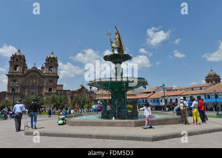 Cuzco, Pérou - 12 septembre 2015 : Cathédrale de la Plaza de Armas de Cuzco, Pérou. Banque D'Images