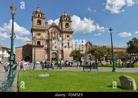 Cuzco, Pérou - 12 septembre 2015 : Cathédrale de la Plaza de Armas de Cuzco, Pérou. Banque D'Images