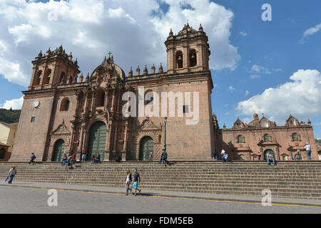 Cuzco, Pérou - 12 septembre 2015 : La Société de Jésus à la Plaza de Armas de Cuzco, Pérou. Banque D'Images