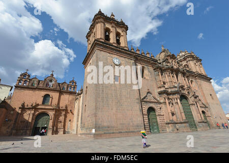 Cuzco, Pérou - 12 septembre 2015 : La Société de Jésus à la Plaza de Armas de Cuzco, Pérou. Banque D'Images