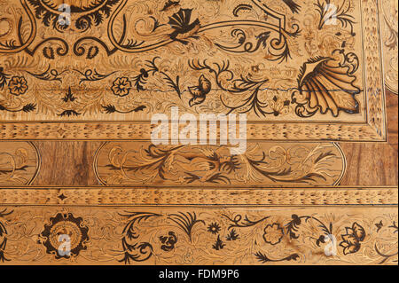 Détail de la partie supérieure de la table en marqueterie d'algues dans le salon de pierre à Dunham Massey, Cheshire. La table est Anglo néerlandais, fin du xviie siècle. NT Numéro d'inventaire 930618. Banque D'Images