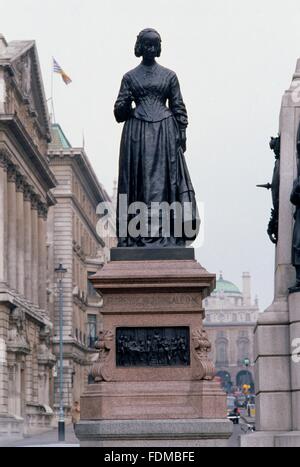 La Grande-Bretagne, l'Angleterre, Londres, City of Westminster, Waterloo Place, statue de Florence Nightingale Banque D'Images