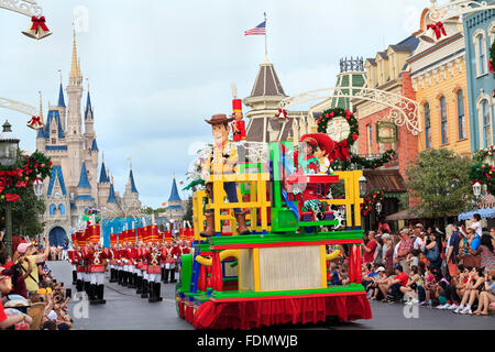 Parade de Noël dans la région de Magic Kingdom, Orlando, Floride Banque D'Images