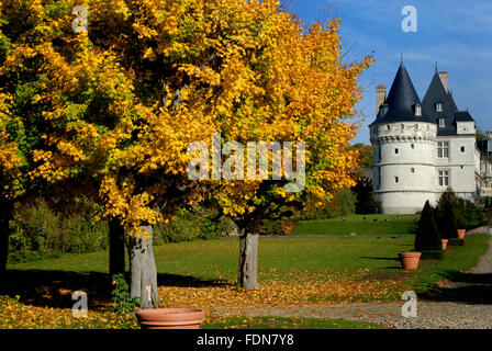 L'automne au château, Mesnières-en-Bray, France Banque D'Images