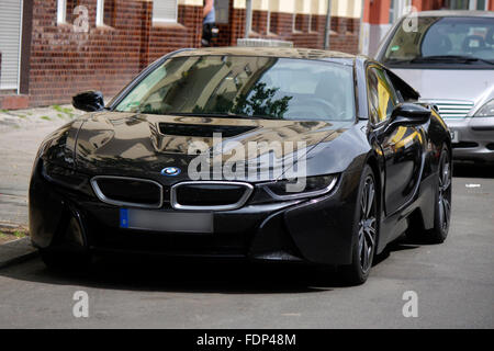 Ein BMW i8 Porsche 906/910, Berlin. Banque D'Images