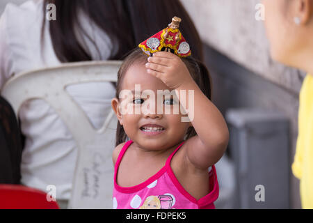 La ville de Cebu, Philippines 08/01/2016. Catholique romain Messe solennelle en la Basilique Minore del St.Nino le deuxième jour de Sinulog Banque D'Images