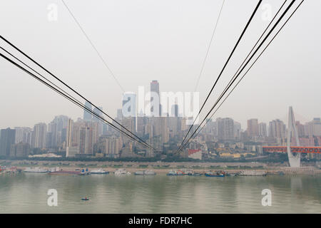 Chongqing, Chine - visite de Chongqing Yuzhong voir La péninsule de la station de téléphérique de Changjiang, avec l'air comprimé Banque D'Images