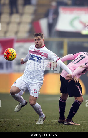 Riccardo Gagliolo (Carpi), 30 janvier 2016 - Football / Soccer : Italien 'Serie' une correspondance entre Carpi 1-1 US Palermo à Alberto Braglia stadium à Modène, Italie. (Photo de Maurizio Borsari/AFLO) Banque D'Images