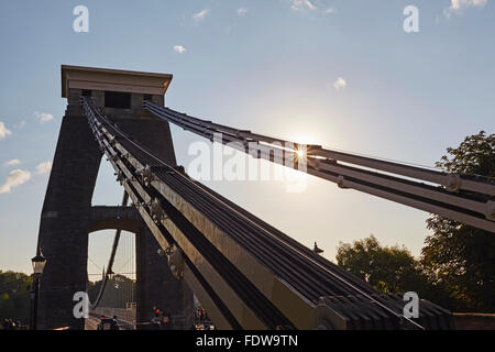 Pont suspendu de Clifton au début de la lumière du soleil du matin, Clifton, Bristol, Grande-Bretagne. Banque D'Images