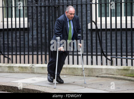 Robert Halfon, Ministre sans portefeuille, quitte Downing Street après une réunion du Cabinet Banque D'Images