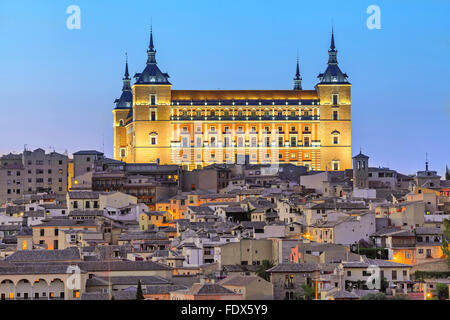 L'Alcazar de Tolède - est une fortification en pierre situé dans le point le plus haut de Tolède, Castille - La Mancha, Espagne Banque D'Images