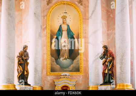 Minsk, Belarus - 20 mai 2015 : Détail de l'intérieur de la Cathédrale Saint Vierge Marie à Minsk, en Biélorussie. Banque D'Images