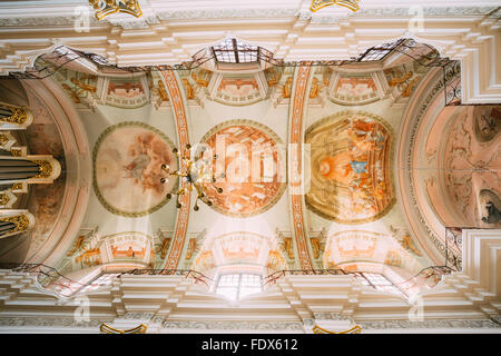 Minsk, Belarus - 20 mai 2015 : des fresques au plafond de la cathédrale de Saint Vierge Marie à Minsk, en Biélorussie. Banque D'Images