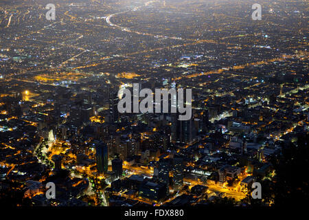 Centre-ville, quartier central des affaires, la nuit, vue du Cerro Monserrate, Bogota, Colombie Banque D'Images