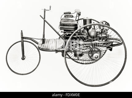 Benz Patent-Motorwagen 1885 Le trois-roues une voiture avec un moteur monté à l'arrière, largement considéré comme la première automobile. Banque D'Images