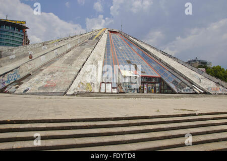 'Pyramide, ancien musée Enver Hoxha, Tirana, Albanien Banque D'Images