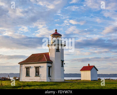 Vashon-Maury Island, WA : Robinson point phare avec lumière du matin Banque D'Images