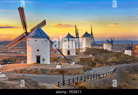 Moulins de Consuegra. Route de Don Quichotte. Toledo. Castille-la manche. Espagne Banque D'Images