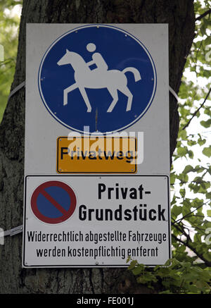 Neuenhagen, Allemagne, sign - chemin privé, bridle path, Privatgrundstueck - Banque D'Images