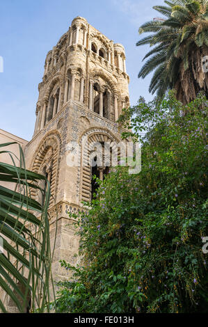 12e siècle, clocher de l'église de la Mantorana (Église Santa Maria dell'Ammiraglio), Palerme, Sicile, Italie Banque D'Images