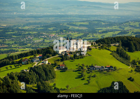 Vue aérienne, Basilique Sonntagberg, foothills avec Green Meadows, 300, Basse Autriche, Autriche, Europe, vue aérienne, Banque D'Images